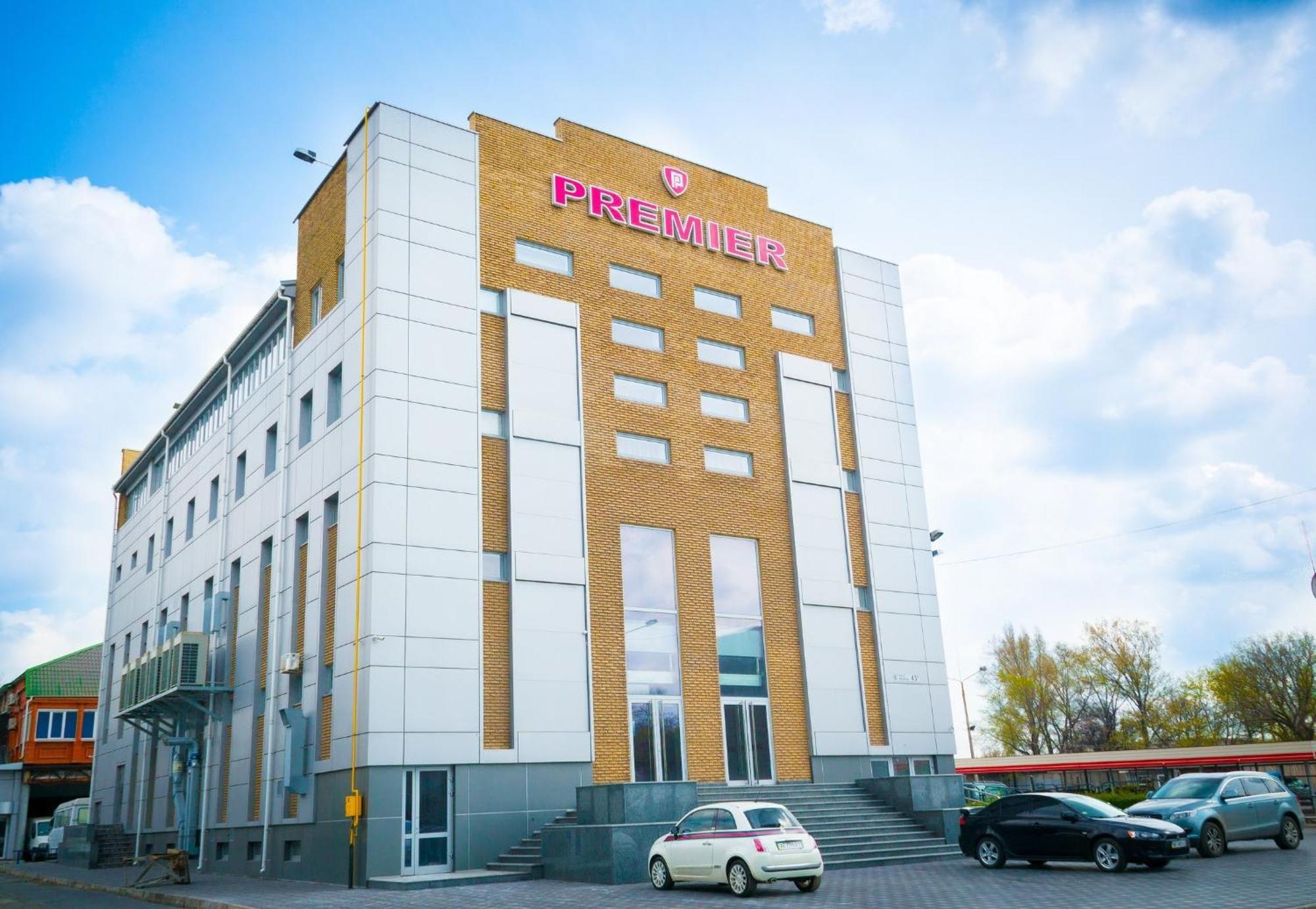 Hotel Premier Kamjanske Buitenkant foto