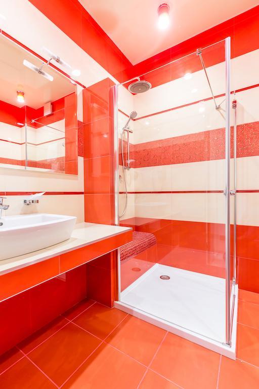 Hotel Premier Kamjanske Buitenkant foto