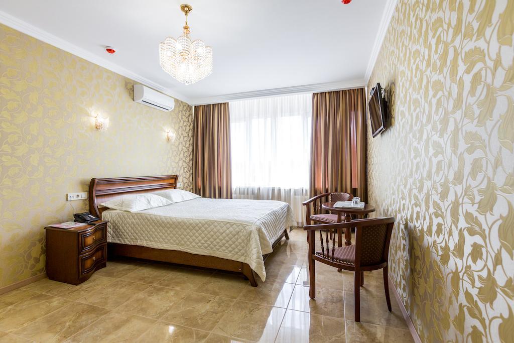 Hotel Premier Kamjanske Kamer foto
