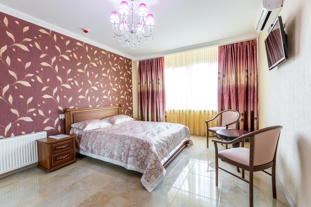 Hotel Premier Kamjanske Kamer foto